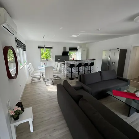 Appartement Enna A Meerblick Perfect Location *